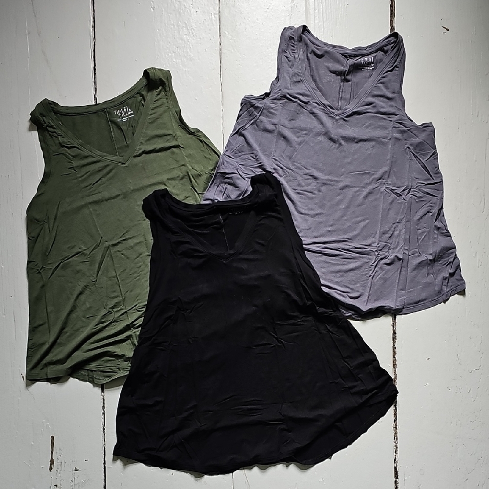 Torrid Green and Gray Sleeveless Tank Tops
